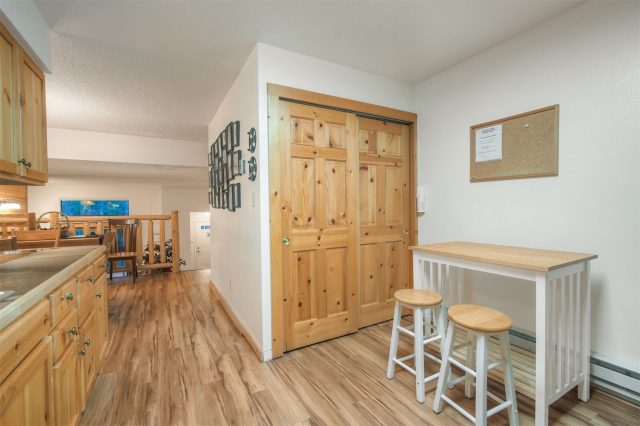 270 Primrose Path 33 photo 12