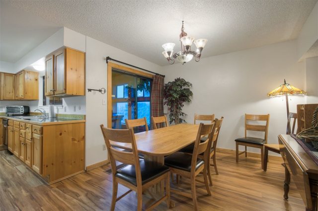270 Primrose Path 33 photo 13