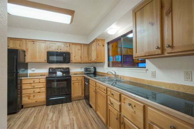 270 Primrose Path 33 photo 14