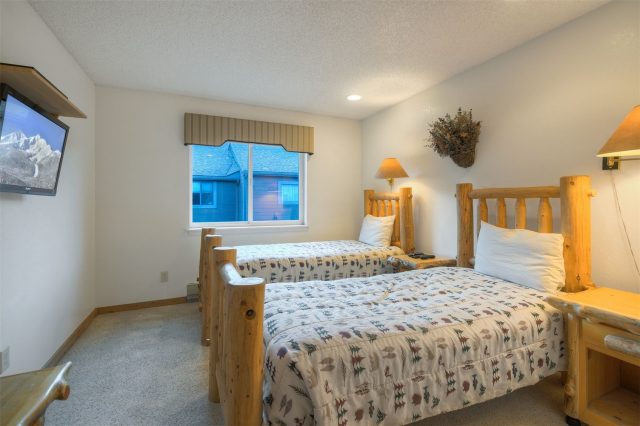 270 Primrose Path 33 photo 20