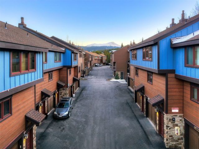 270 Primrose Path 33 photo 32