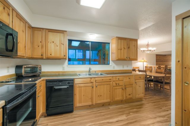 270 Primrose Path 33 photo 9