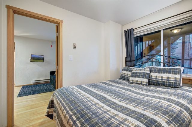270 Primrose Path 33b photo 14
