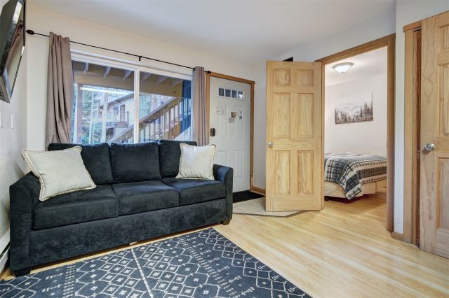 270 Primrose Path 33b photo 8