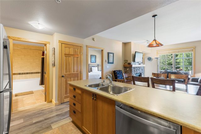910 Copper Road 219 photo 12