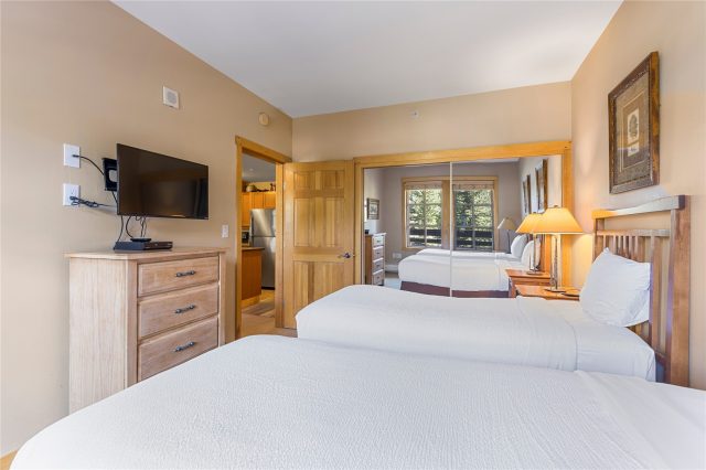 910 Copper Road 219 photo 22