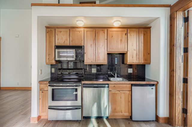  in Fifth And Main Condo, Frisco, CO — photo 6 (MLS S1064551)