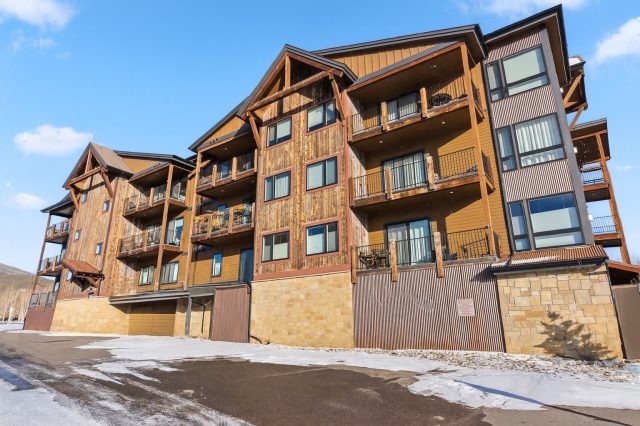 235 E La Bonte Street 106 photo 23