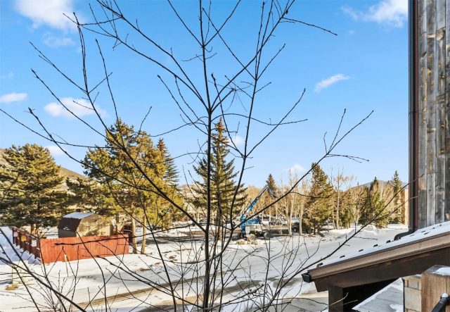 235 E La Bonte Street 106 photo 26