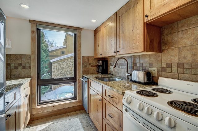 205 Primrose Path 3 photo 14