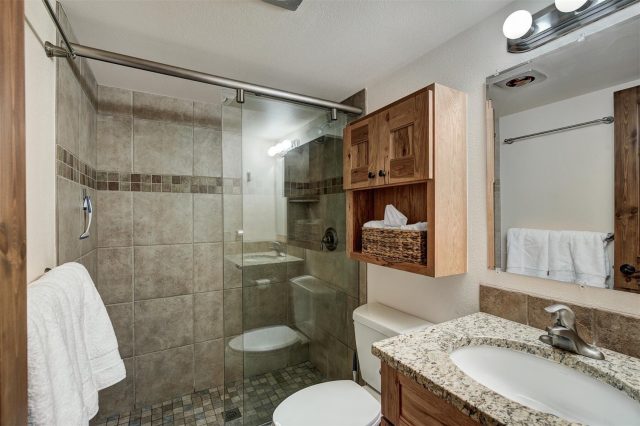 205 Primrose Path 3 photo 8