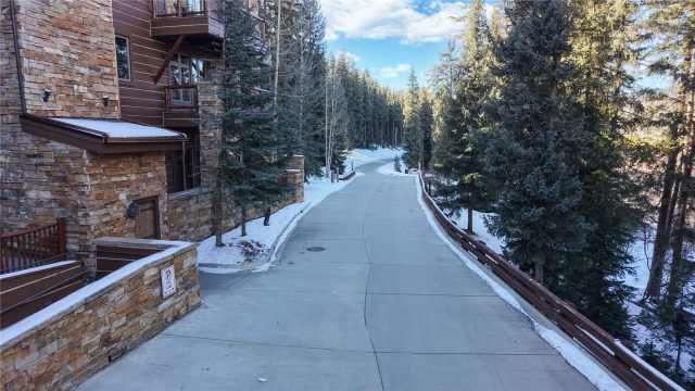 Condo in Timbers On River Run Condo, Dillon — photo 3 Condo in Timbers On River Run Condo, Dillon, CO — photo 3 (MLS S1065692)