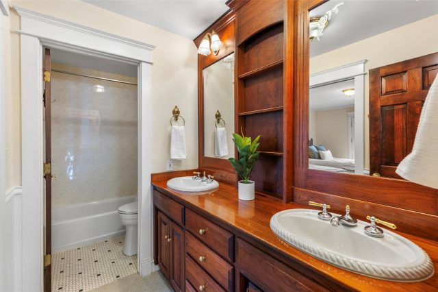192 Wellington Road photo 17