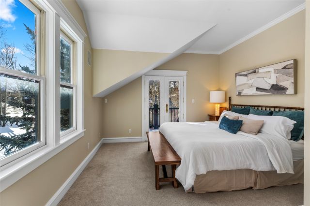 192 Wellington Road photo 24