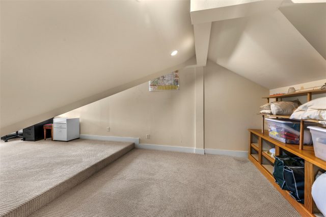 192 Wellington Road photo 32