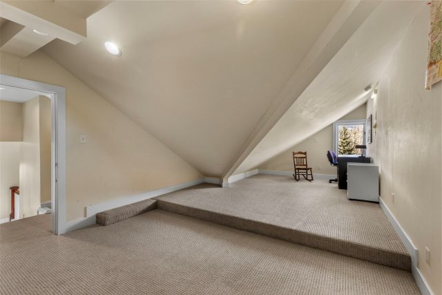 192 Wellington Road photo 33