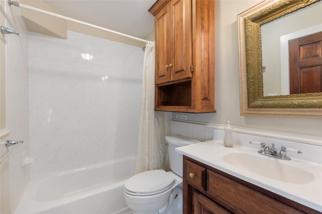 192 Wellington Road photo 39
