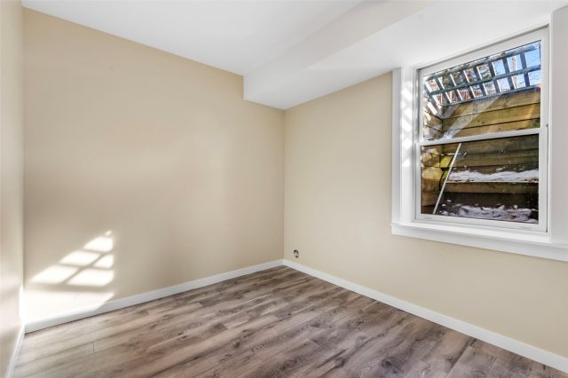 192 Wellington Road photo 42