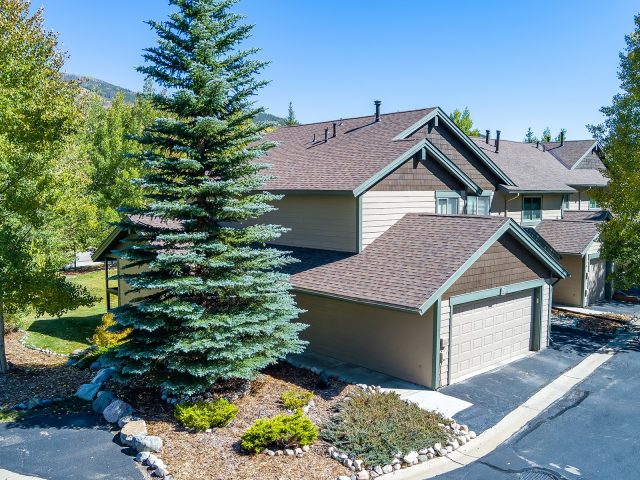 Townhome in Hideaway Townhouses Sub, Silverthorne, CO — photo 1 (MLS S1065714)