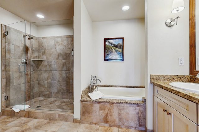 42 Snowflake Drive 413 photo 18