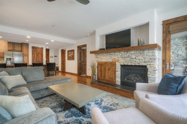 Condo in Bluesky Breckenridge Condo, Breckenridge, CO — photo 4 (MLS S1065746)