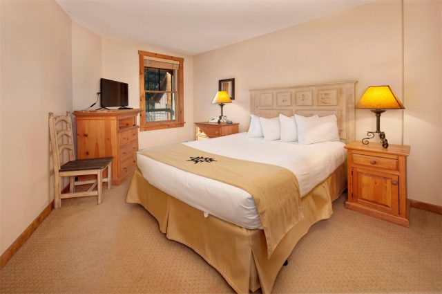 100 Dercum Square 8371 photo 13