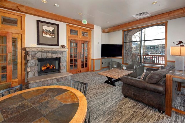 100 Dercum Square 8371 photo 27