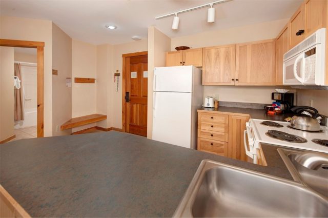 100 Dercum Square 8371 photo 7