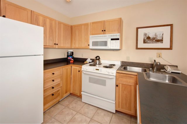 100 Dercum Square 8371 photo 8