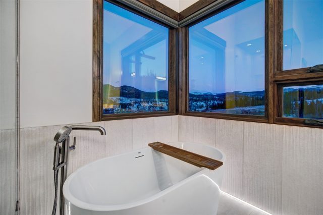 1057 Alpensee Drive photo 21