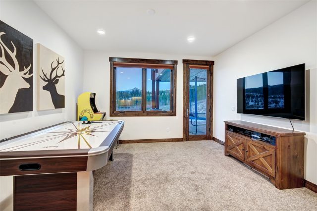 1057 Alpensee Drive photo 24