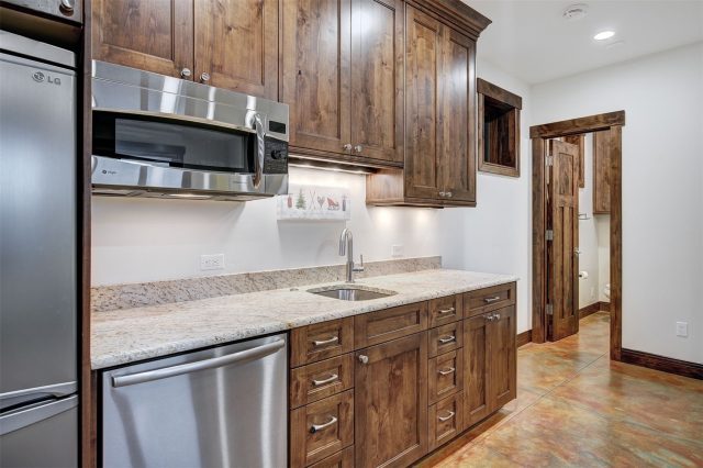 1057 Alpensee Drive photo 26