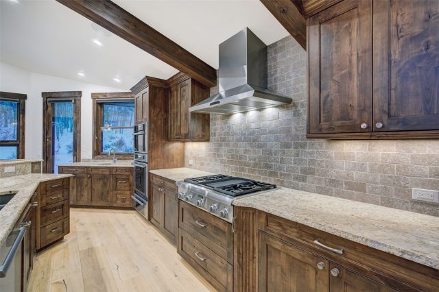 1057 Alpensee Drive photo 8