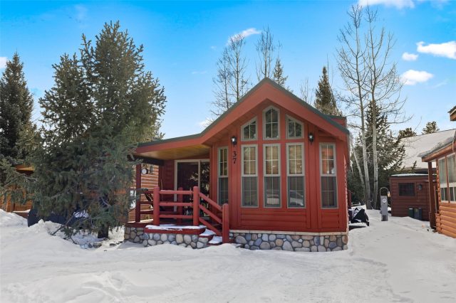 Mobile Home in Tiger Run Resort Park Sub, Breckenridge — photo 1 Mobile Home in Tiger Run Resort Park Sub, Breckenridge, CO — photo 1 (MLS S1065822)