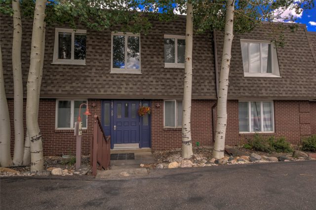 240 E La Bonte Street 35 photo 10