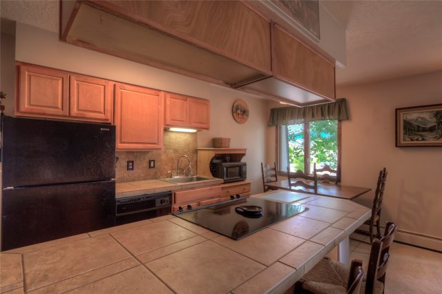 240 E La Bonte Street 35 photo 13