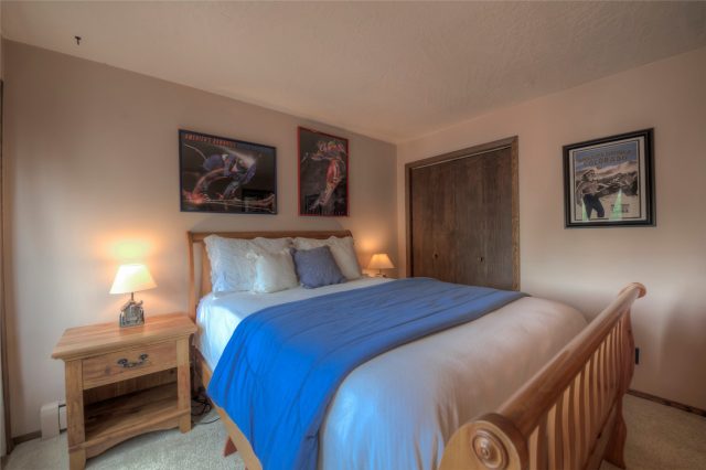 240 E La Bonte Street 35 photo 20