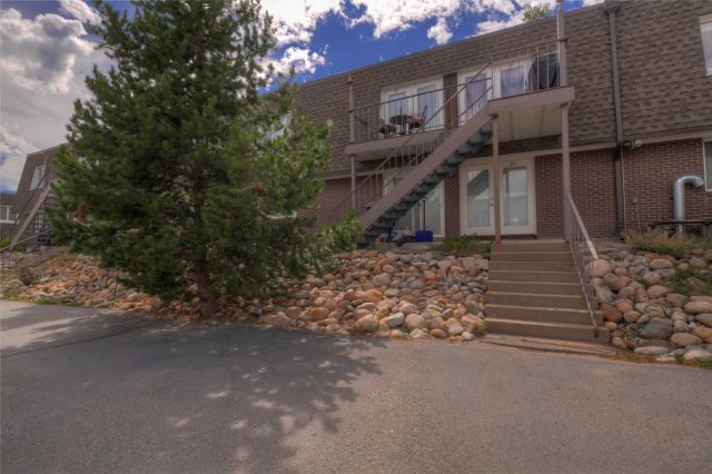 240 E La Bonte Street 35 photo 24