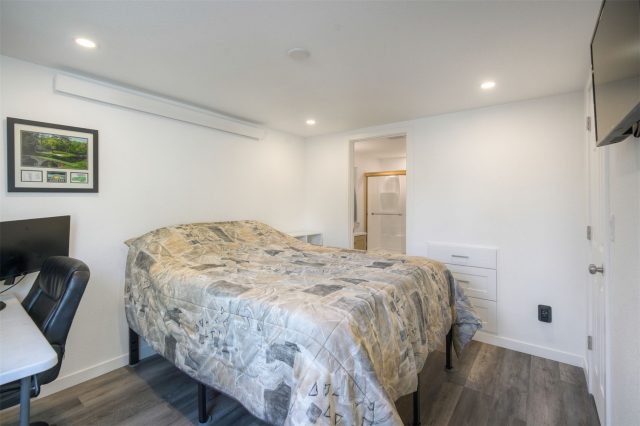 85 Revett Drive 26 photo 15