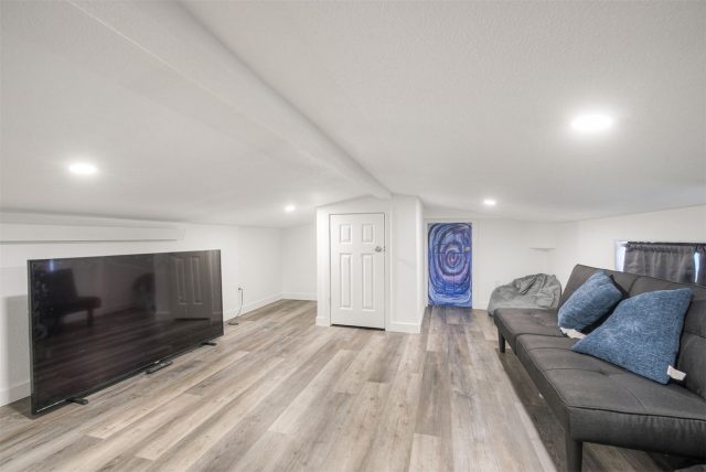 85 Revett Drive 26 photo 19