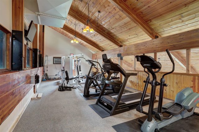 85 Revett Drive 26 photo 29