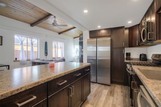85 Revett Drive 26 photo 8
