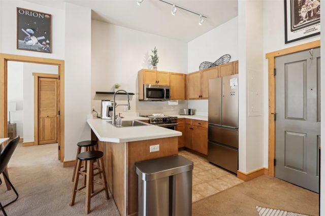 105 Wheeler Circle 403 photo 8