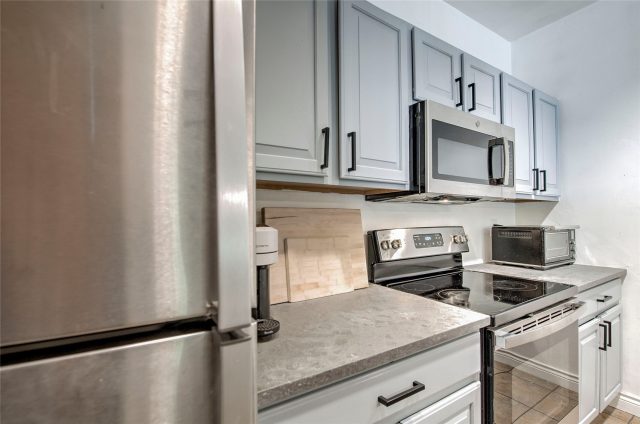 801 Lakepoint Drive B17 photo 8