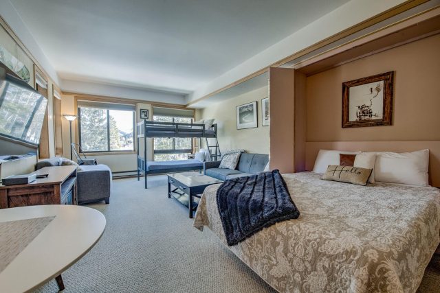 Condo in Slopeside, Keystone — photo 1 Condo in Slopeside, Keystone, CO — photo 1 (MLS S1065982)