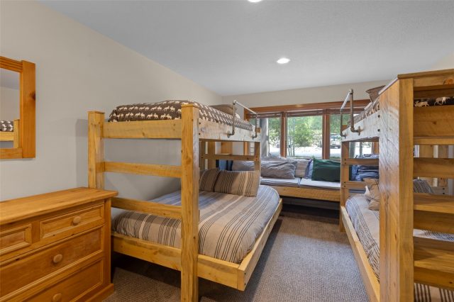 180 Tennis Club Road 1655 photo 34
