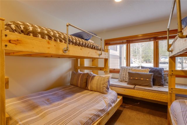 180 Tennis Club Road 1655 photo 36