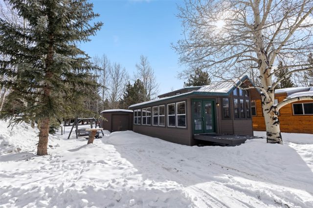 Mobile Home in Tiger Run Resort Park Sub, Breckenridge — photo 3 Mobile Home in Tiger Run Resort Park Sub, Breckenridge, CO — photo 3 (MLS S1066033)