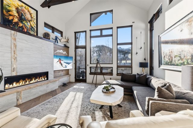 Home in Eagles Nest Golf Course Sub, Silverthorne, CO — photo 4 (MLS S1066050)