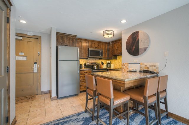 Condo in Hotel Breckenridge, Breckenridge, CO — photo 6 (MLS S1066053)